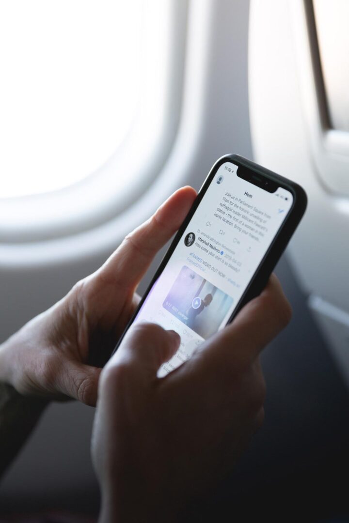 1Scrolling-Twitter-Timeline